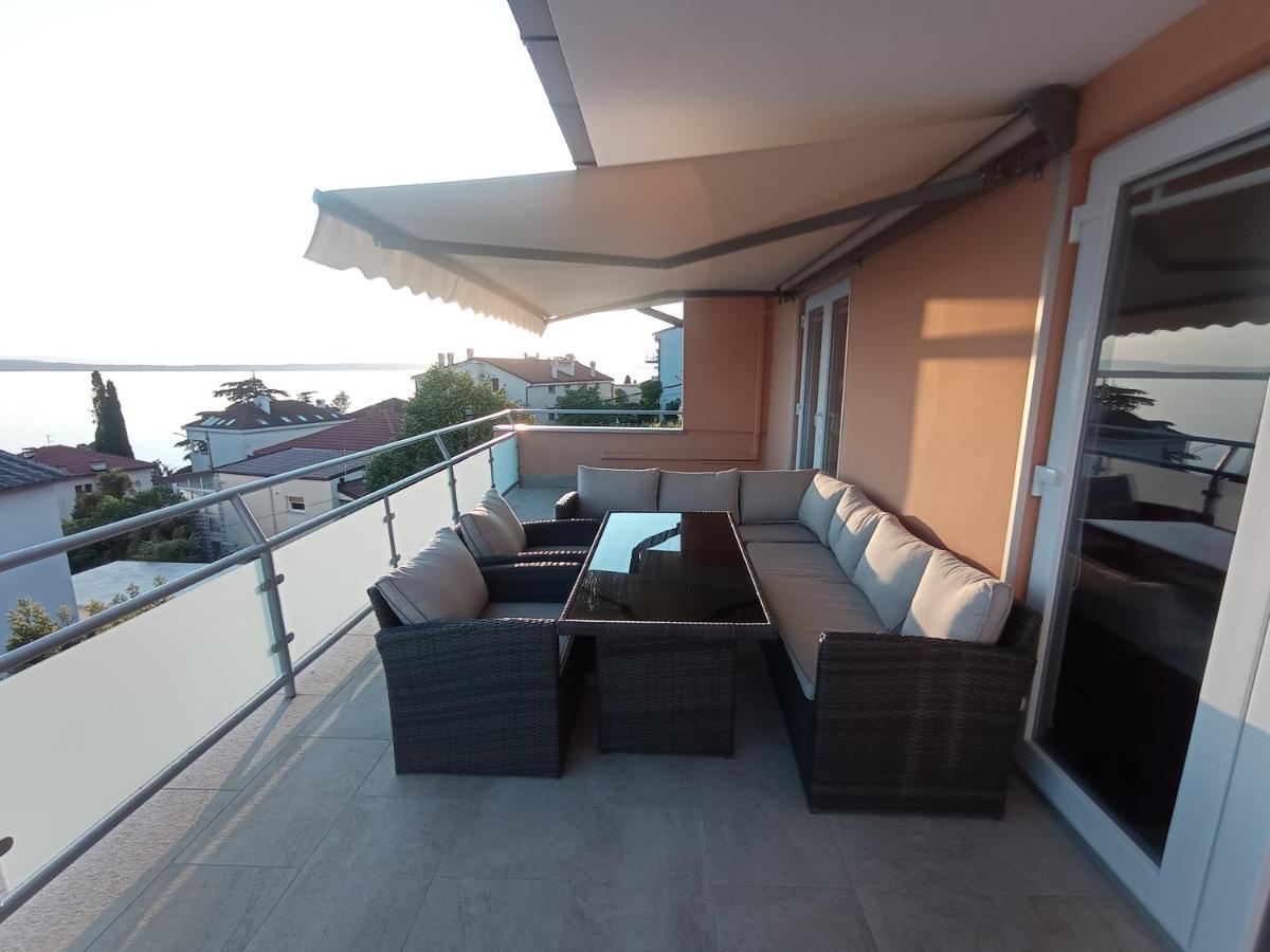Vila Zdenka Apartmants Crikvenica Exteriör bild