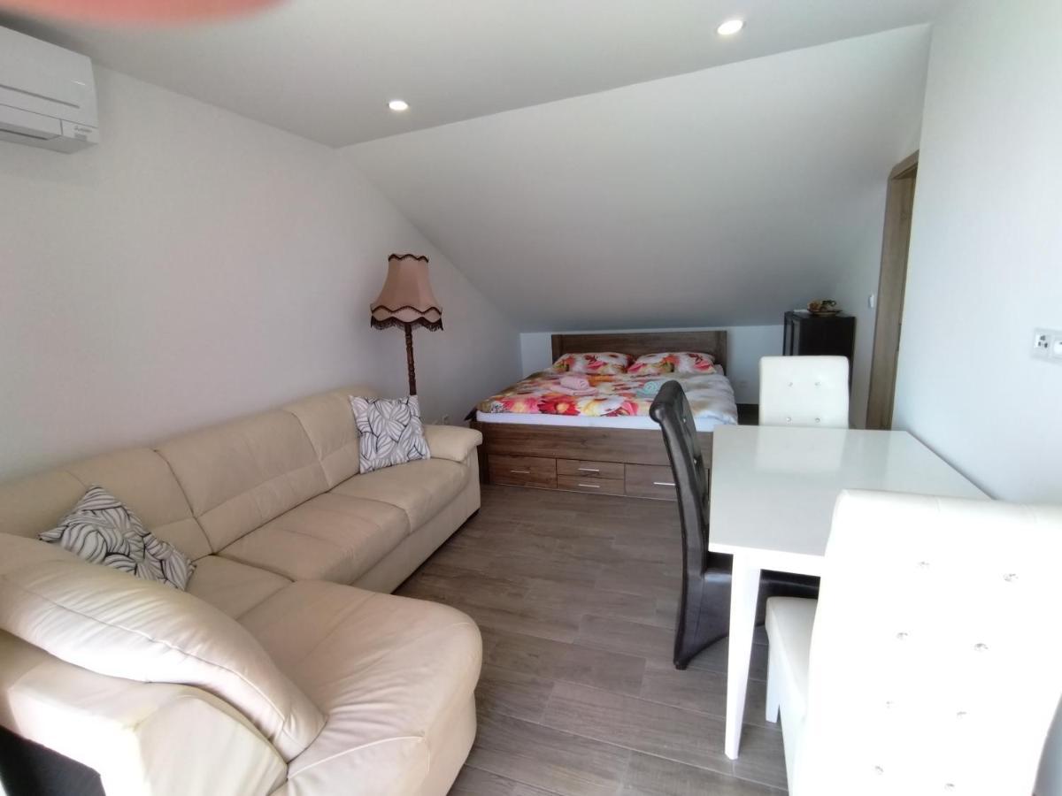 Vila Zdenka Apartmants Crikvenica Exteriör bild