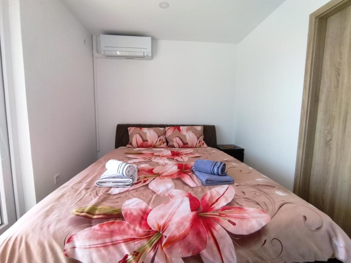Vila Zdenka Apartmants Crikvenica Exteriör bild