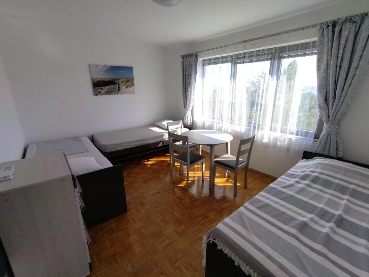 Vila Zdenka Apartmants Crikvenica Exteriör bild